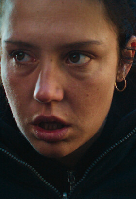 "Planète B" : Une prison virtuelle dans un monde futuriste avec Adèle Exarchopoulos